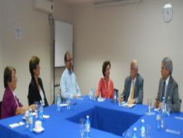 Visita del Señor Embajador Dr. Luis Maira  al Comité costarricense de Amigos de la PAZ en Colombia 