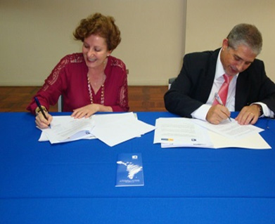 FIRMA DE CONVENIO FLACSO- DEMUCA